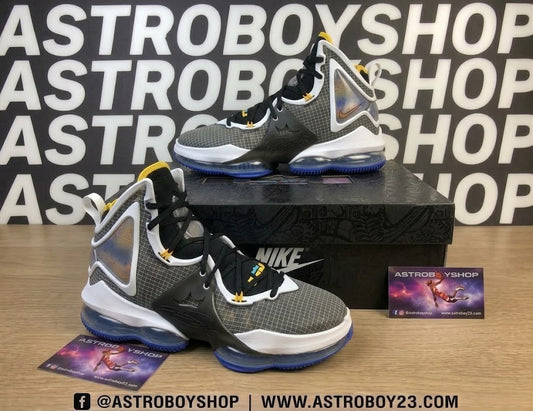 LEBRON 19 HWC HARDWOOD CLASSICS EN CAJA