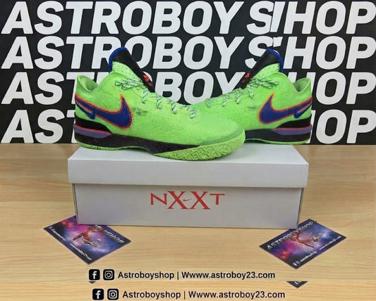 LEBRON NXXT GHOST GREEN GRINCH EN CAJA
