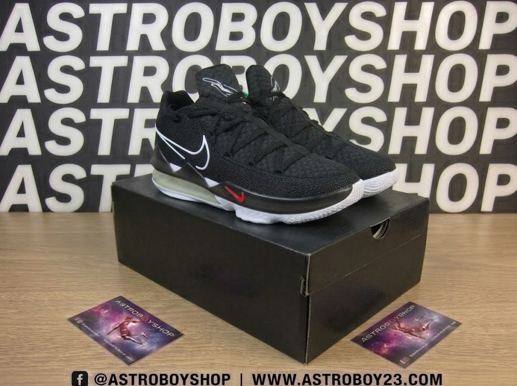 LEBRON JAMES 17 LOW BLACK EN CAJA MODELO REDUCIDO