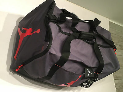 MALETA JORDAN DUFFEL GREY INFRARED (M) 60X28CM