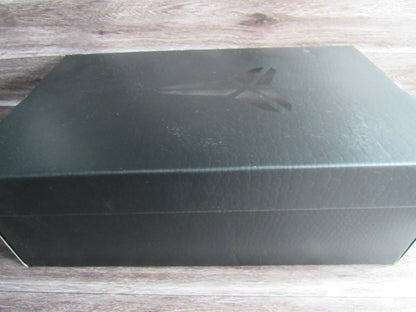 AF1 KOBE PURPLE 2025 EN CAJA