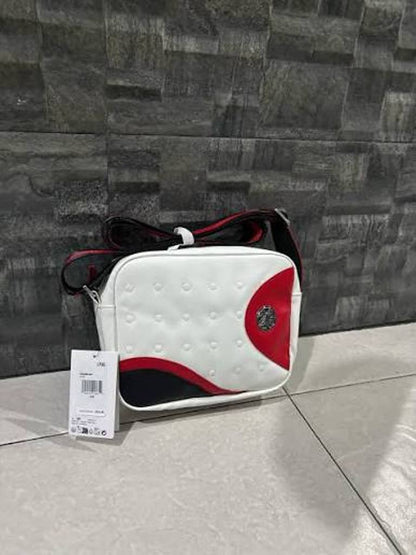 CANGURERA CROSSBODY JORDAN 13 CHICAGO (25 X 19CM) 2026