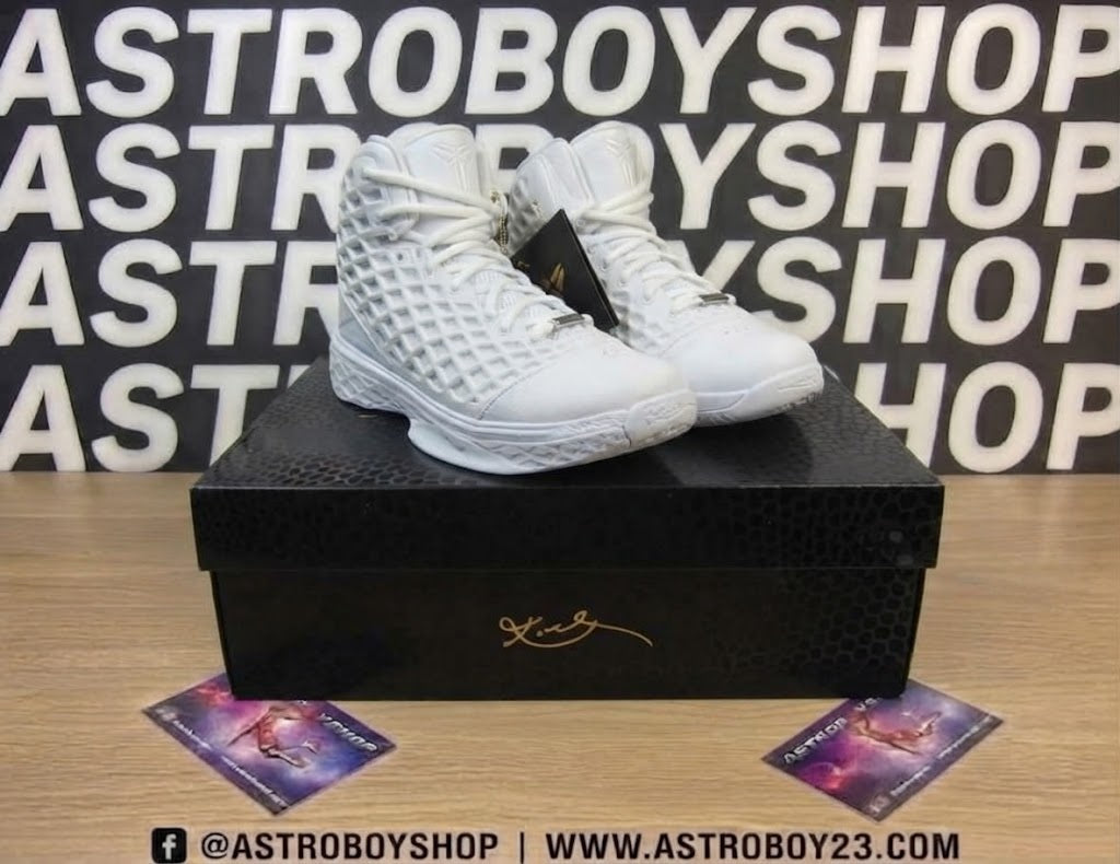 KOBE  3 PROTRO HALO EN CAJA