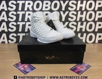 KOBE  3 PROTRO HALO EN CAJA