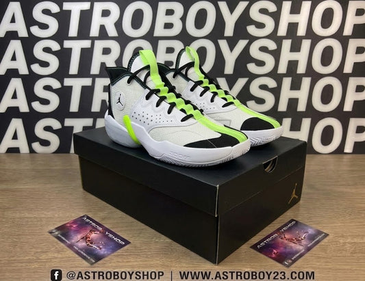 JORDAN REACT ELEVATION WHITE GREEN EN CAJA