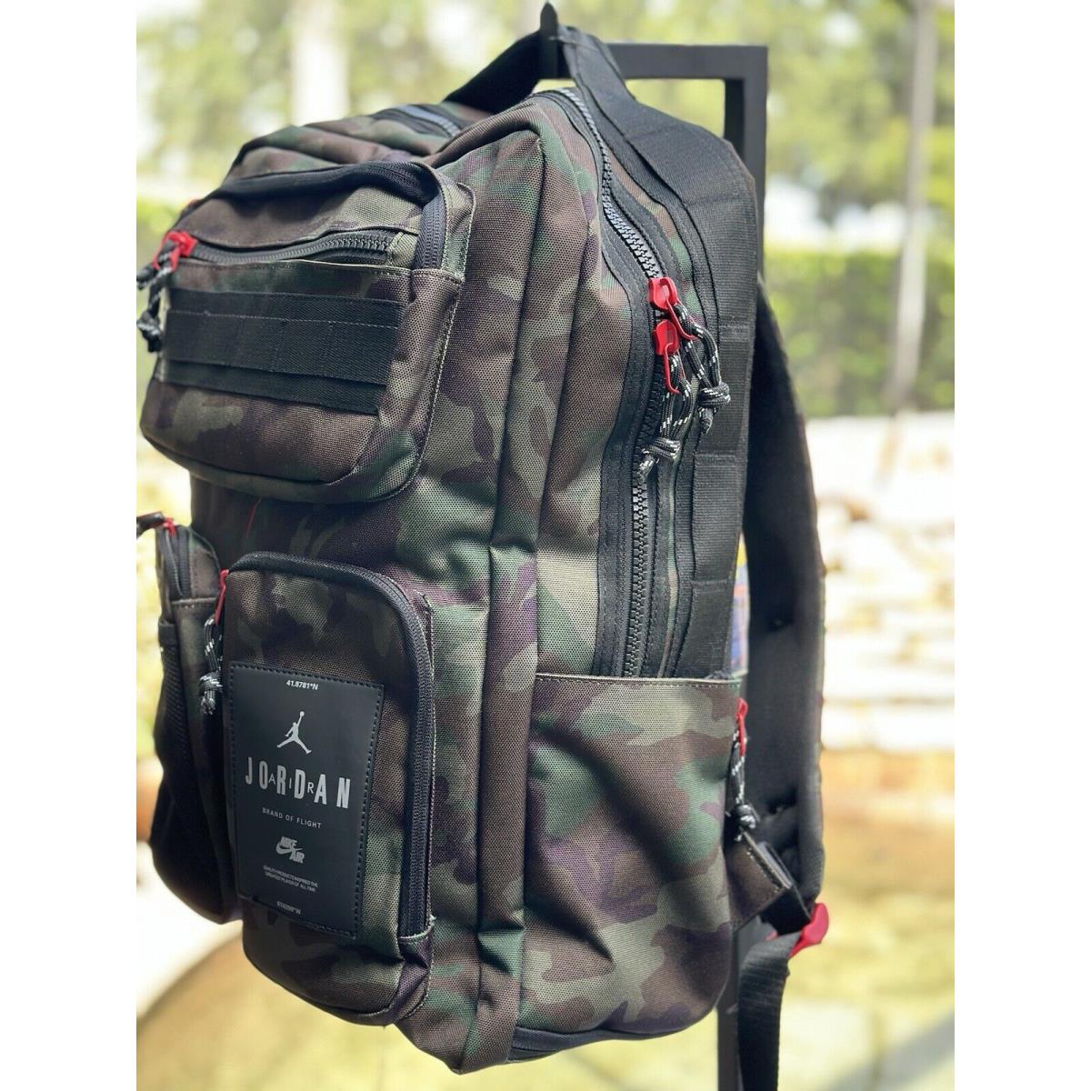 MOCHILA JORDAN BAGPACK HESI CAMO GREEN MUY COMPLETA 22L