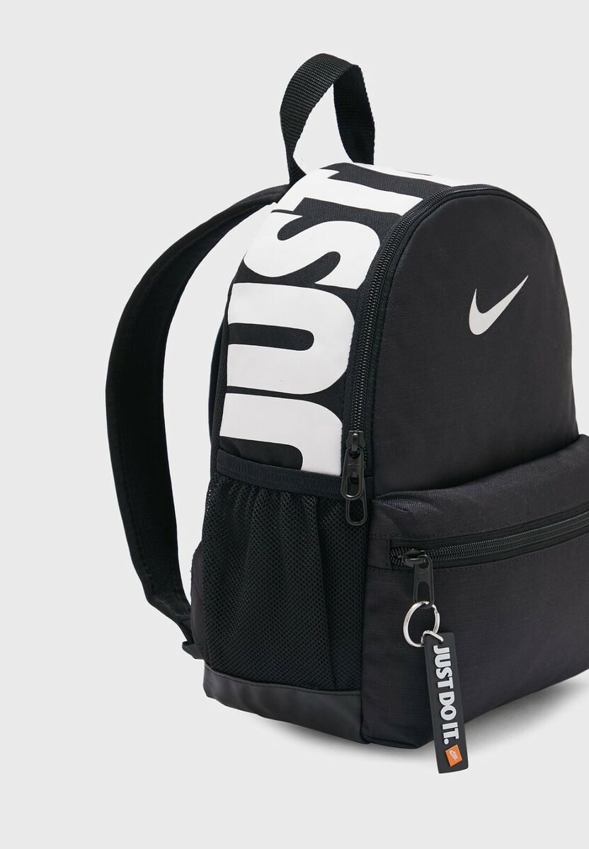 MINI BAG NIKE BRASILIA "BLACK AND WHITE" DAMA 30CM