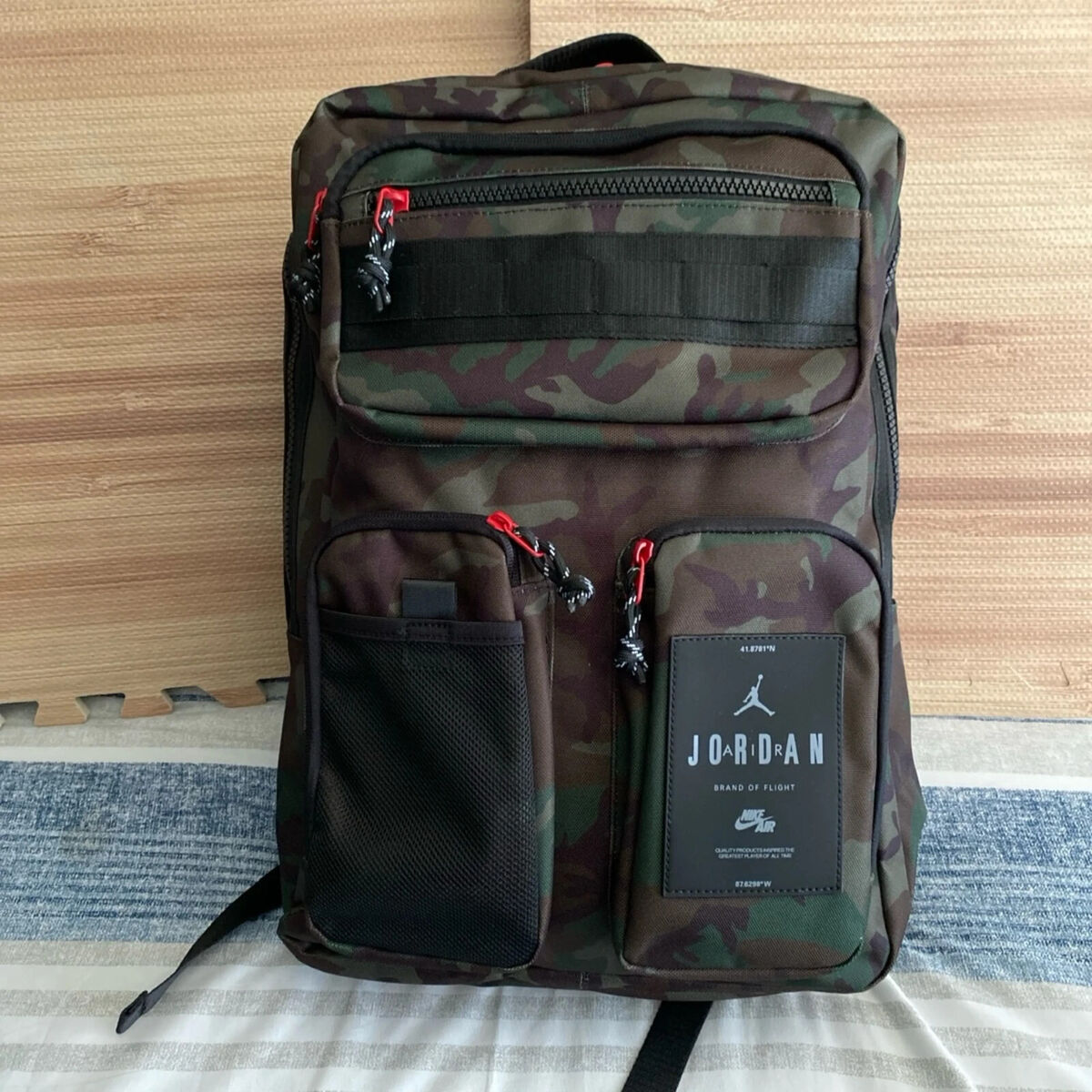 MOCHILA JORDAN BAGPACK HESI CAMO GREEN MUY COMPLETA 22L