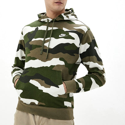 SUDADERA NIKE SPORTEWEAR CAMO CLUB HOODIE DE ALGODON
