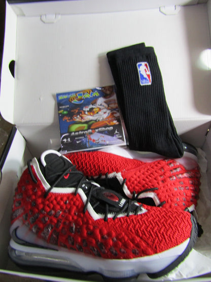 LEBRON 17 UPTEMPO EDITION EN CAJA