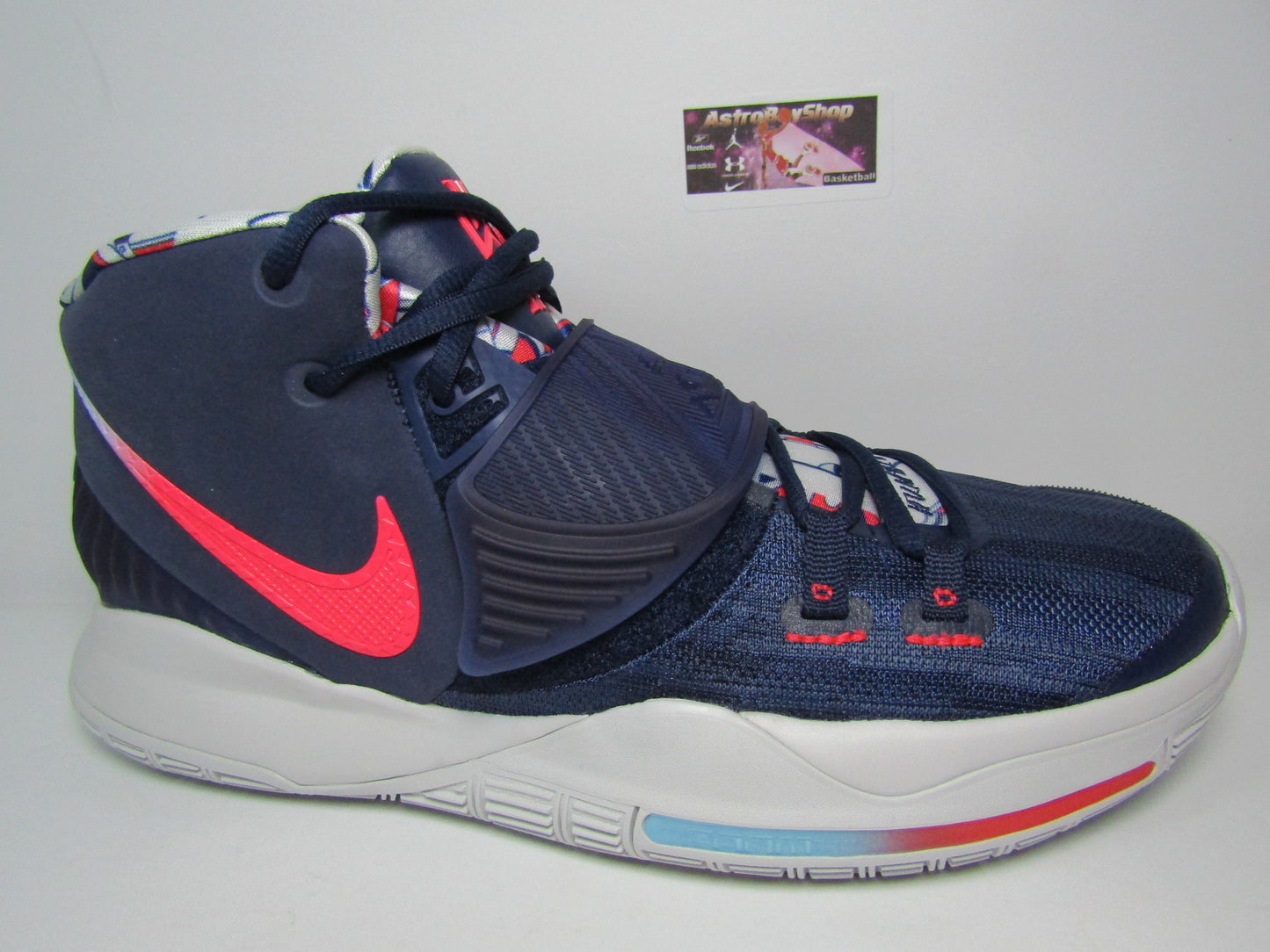 KYRIE IRVING 6 "USA" EDITION EN CAJA