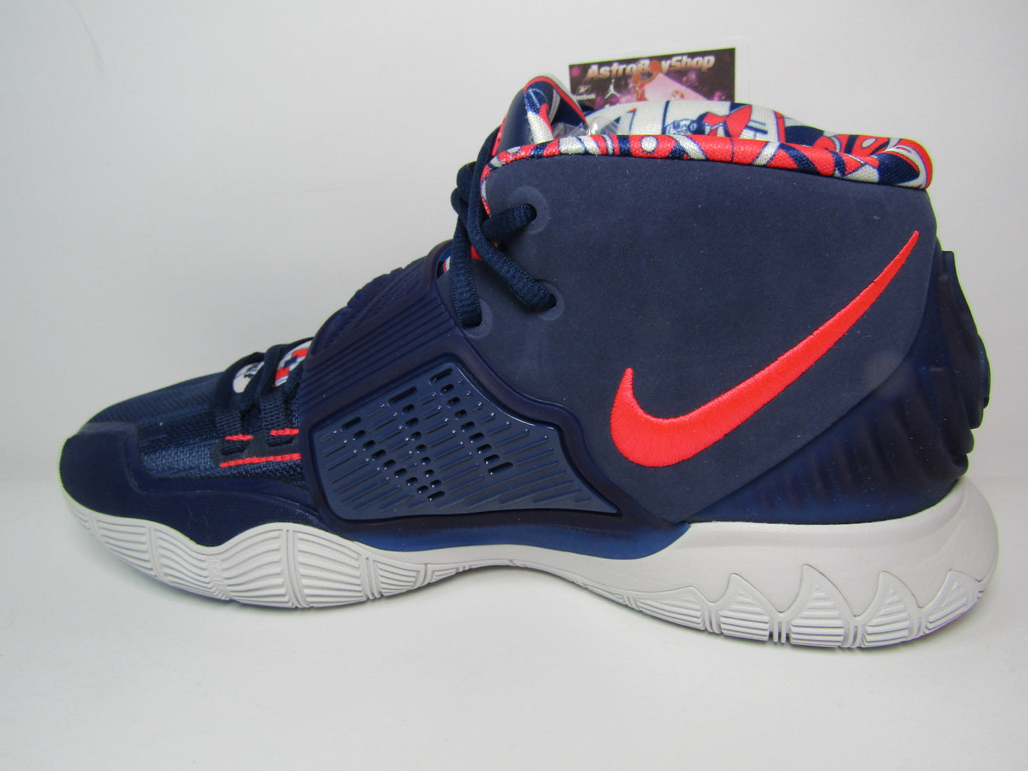 KYRIE IRVING 6 "USA" EDITION EN CAJA