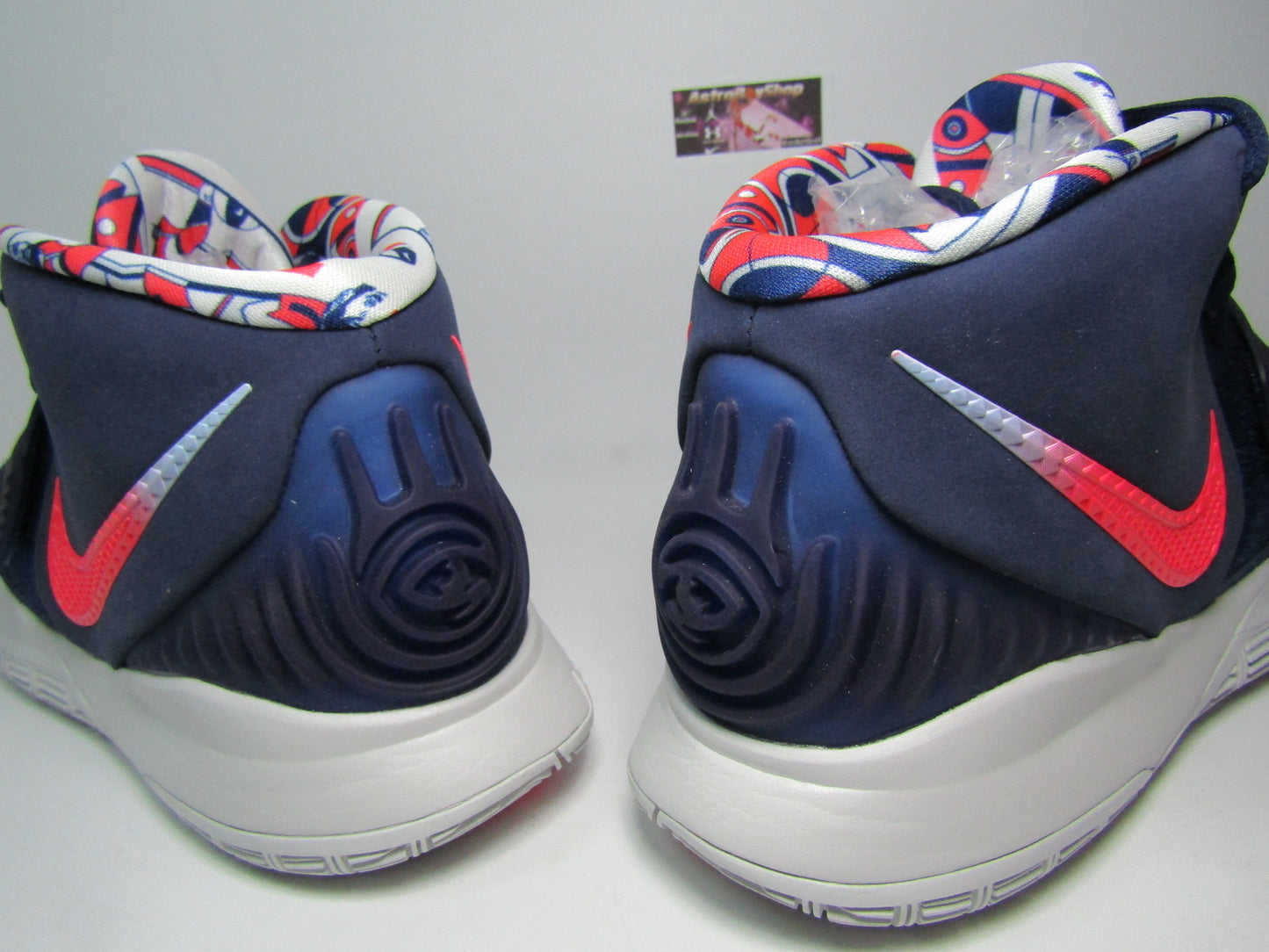 KYRIE IRVING 6 "USA" EDITION EN CAJA