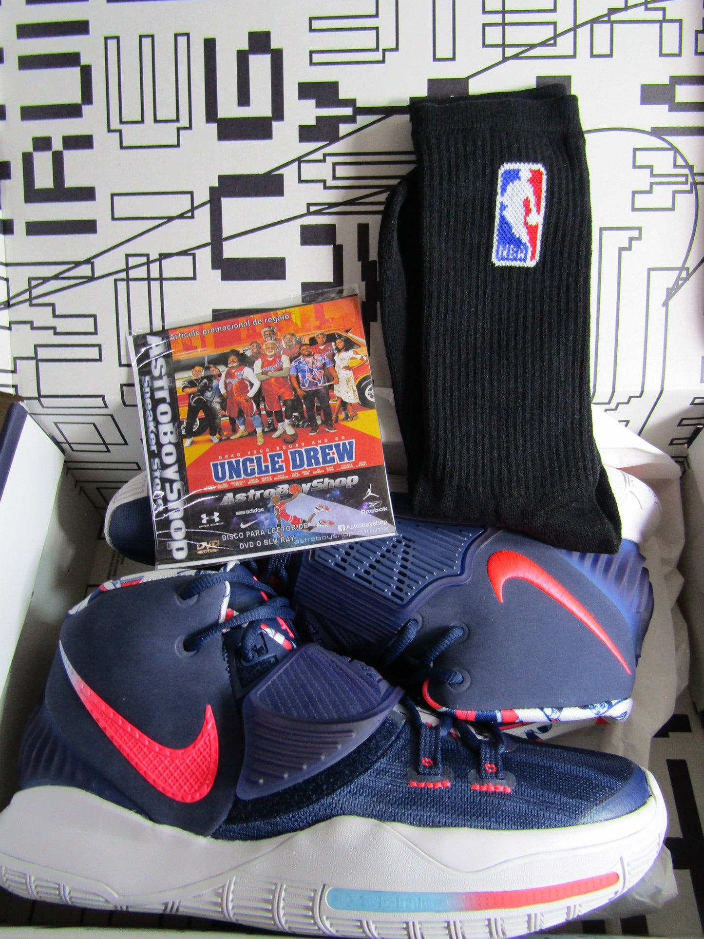 KYRIE IRVING 6 "USA" EDITION EN CAJA