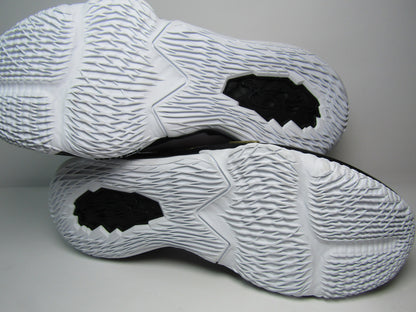 LEBRON XVII LOW GOLD SHERIFF EN CAJA