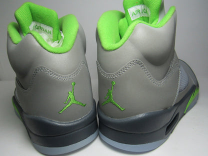 JORDAN V GREEN BEAN REFLECTIVE EN CAJA