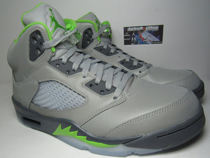 JORDAN V GREEN BEAN REFLECTIVE EN CAJA