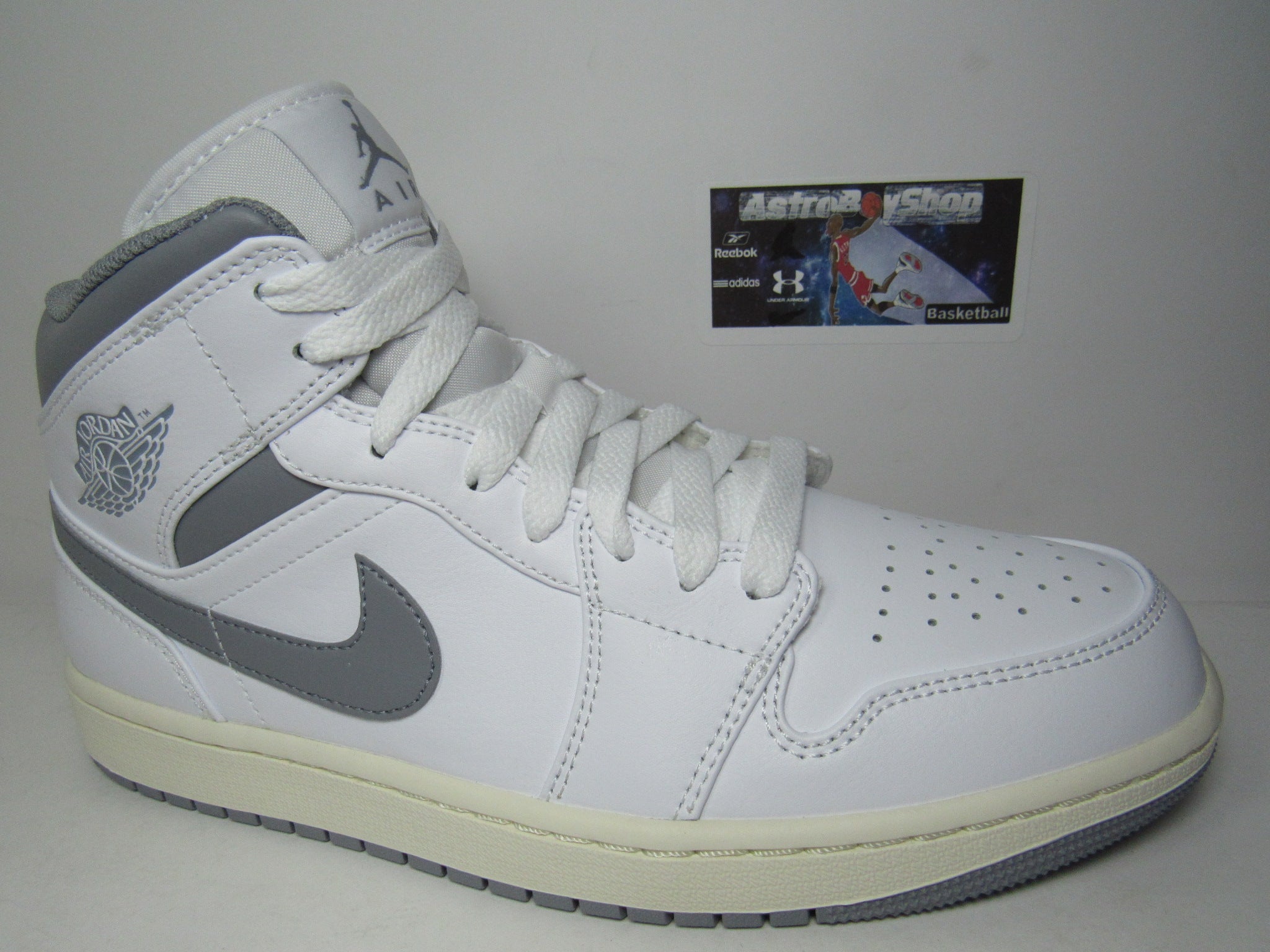 JORDAN 1 MID NEUTRAL GREY EN CAJA ASTROBOYSHOP SNEAKER STORE