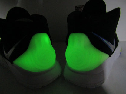 KYRIE IRVING 6 GLOW IN THE DARK FOSFORECENTES EN CAJA