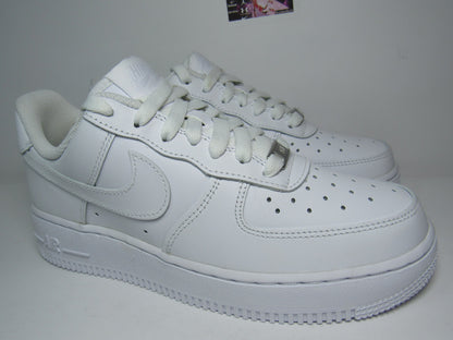 NIKE AIR FORCE ONE LOW WHITE WOMENS EN CAJA