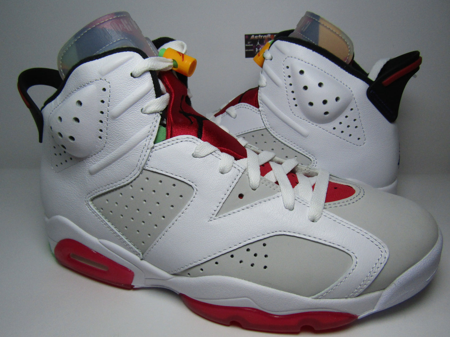 JORDAN 6 HARE EDITION EN CAJA