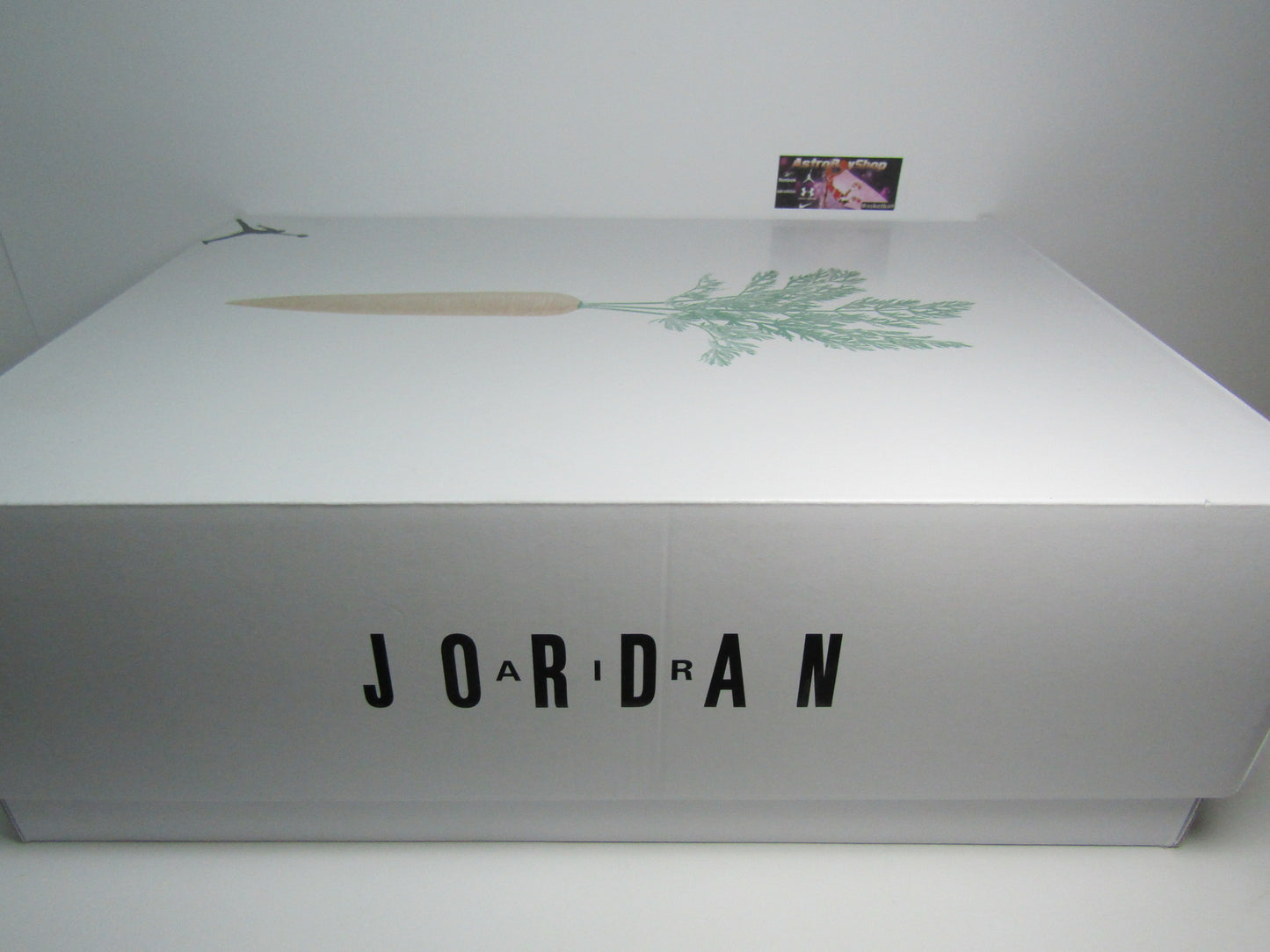 JORDAN 6 HARE EDITION EN CAJA