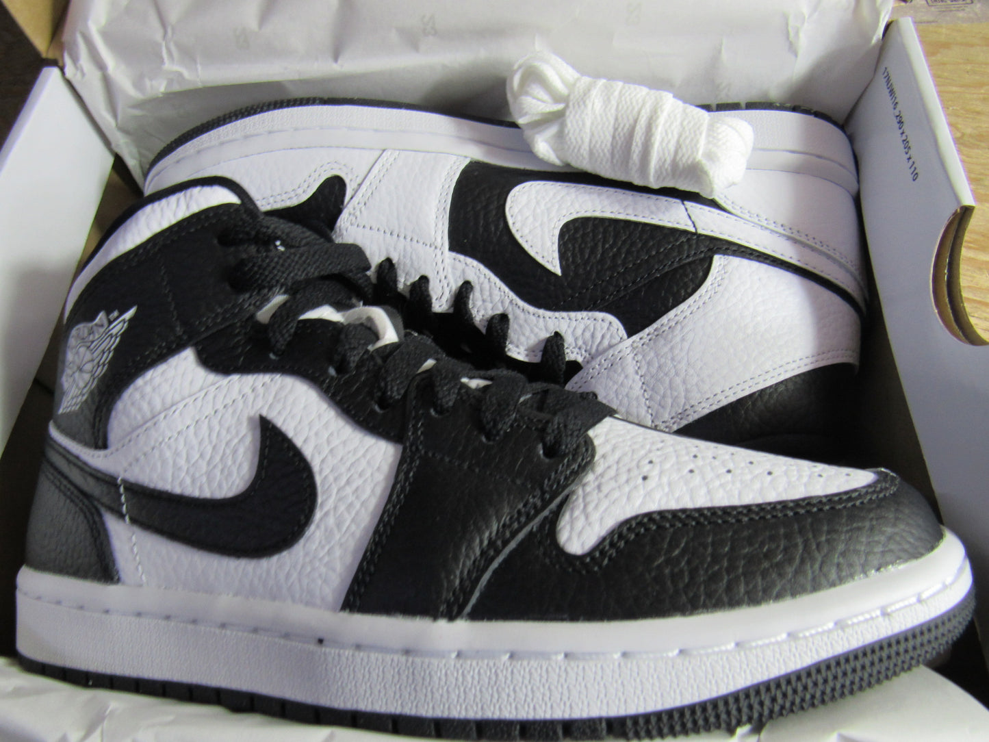 JORDAN 1 MID WOMENS SPLIT BICOLOR EN CAJA