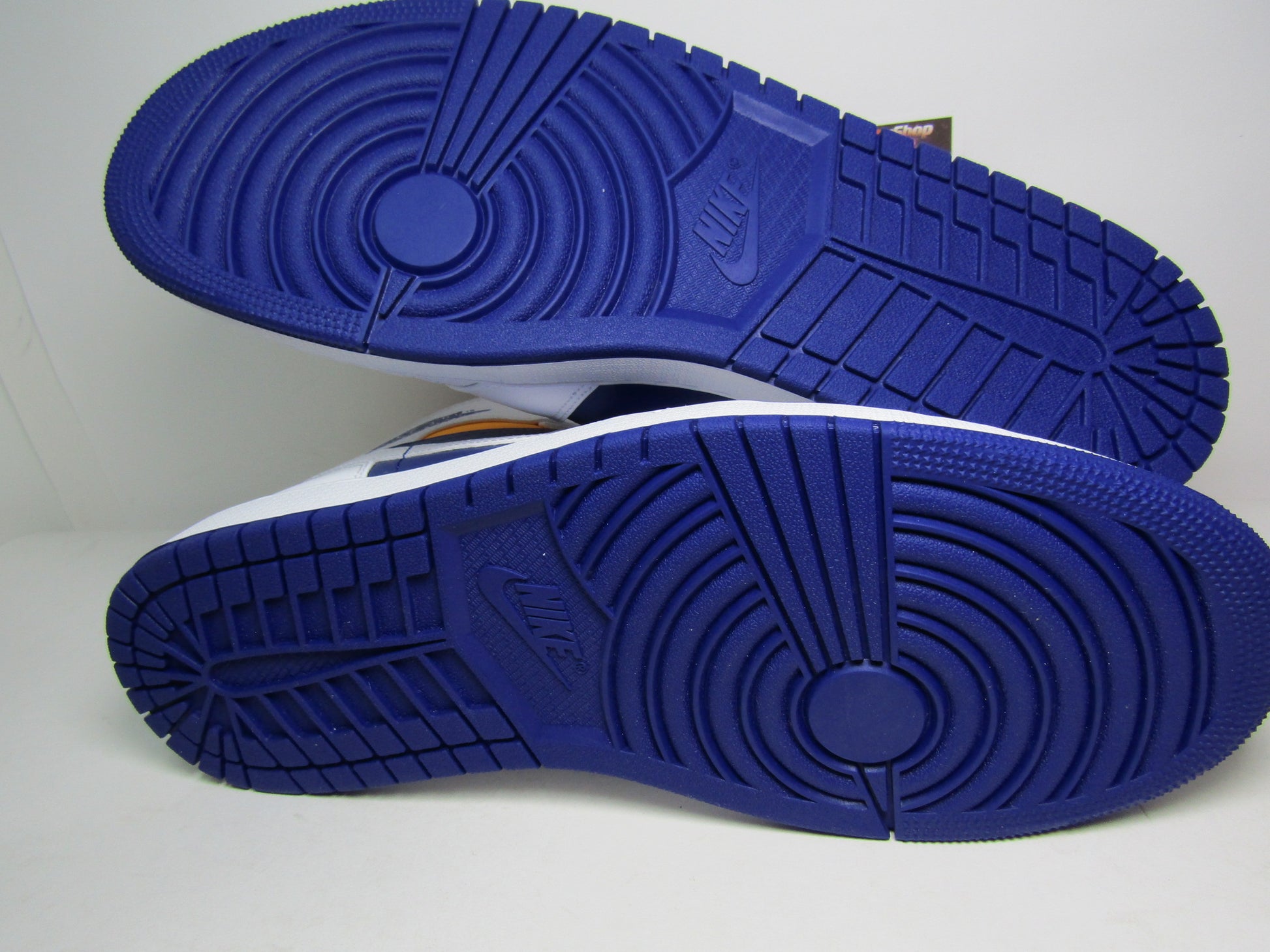 JORDAN MID LASER ORANGE EN CAJA 30 MEX1