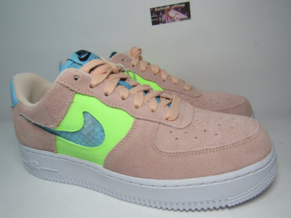 NIKE AIR FORCE ONE LOW CORAL SUEDE WOMENS EN CAJA