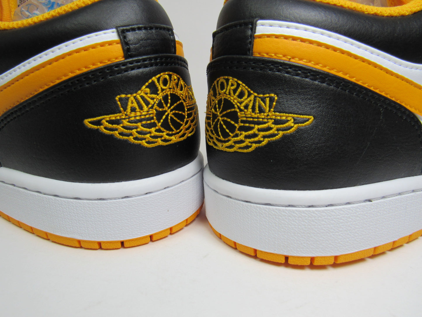 JORDAN 1 LOW TAXI EN CAJA