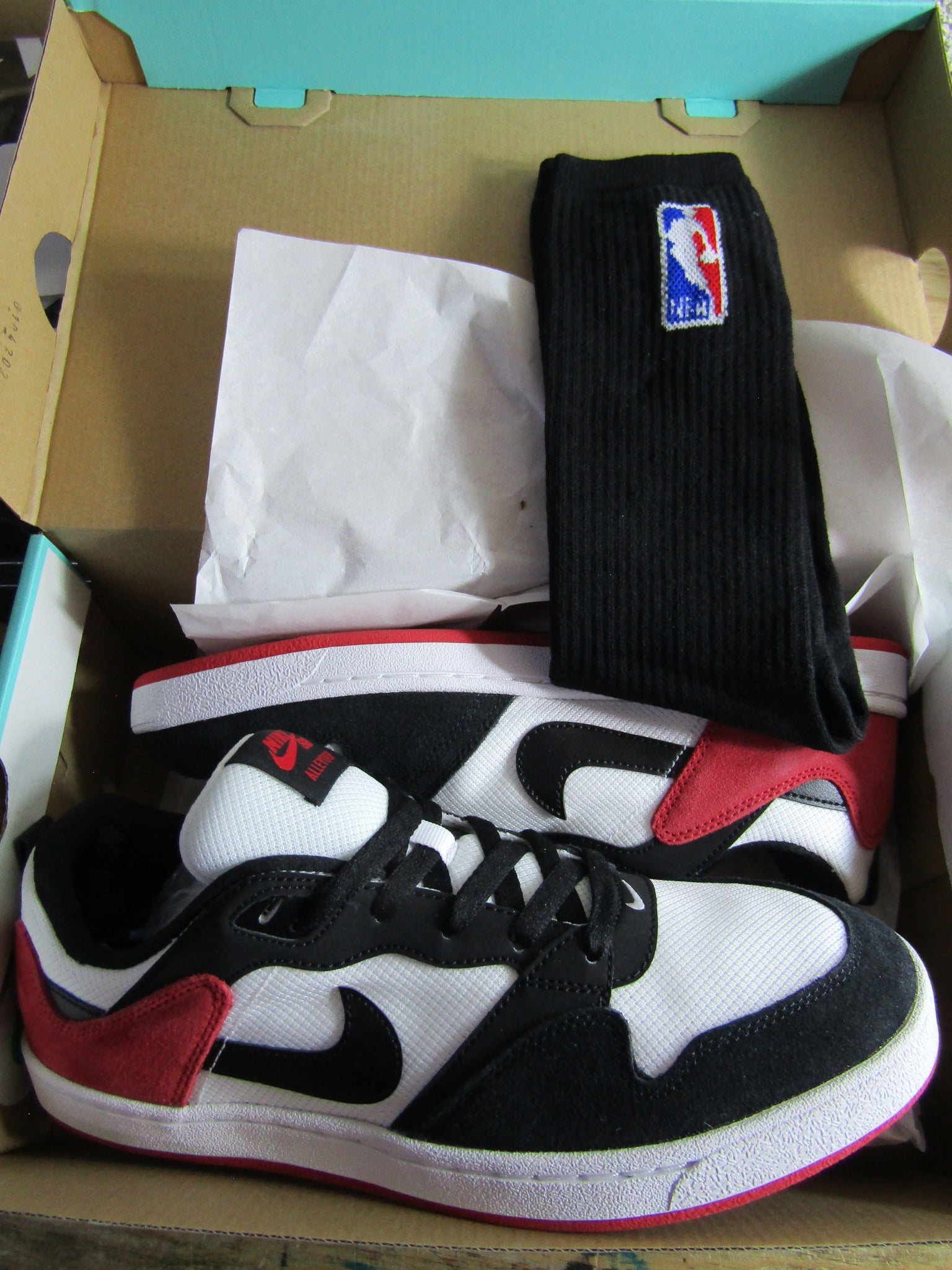 nike sb alleyoop red and black