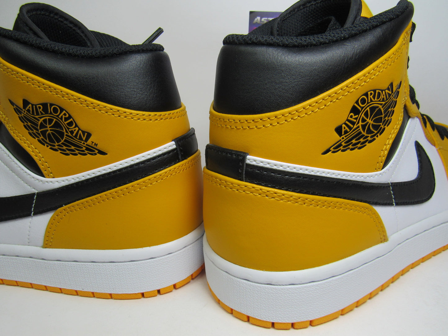 JORDAN  1 MID TAXI EDITION EN CAJA