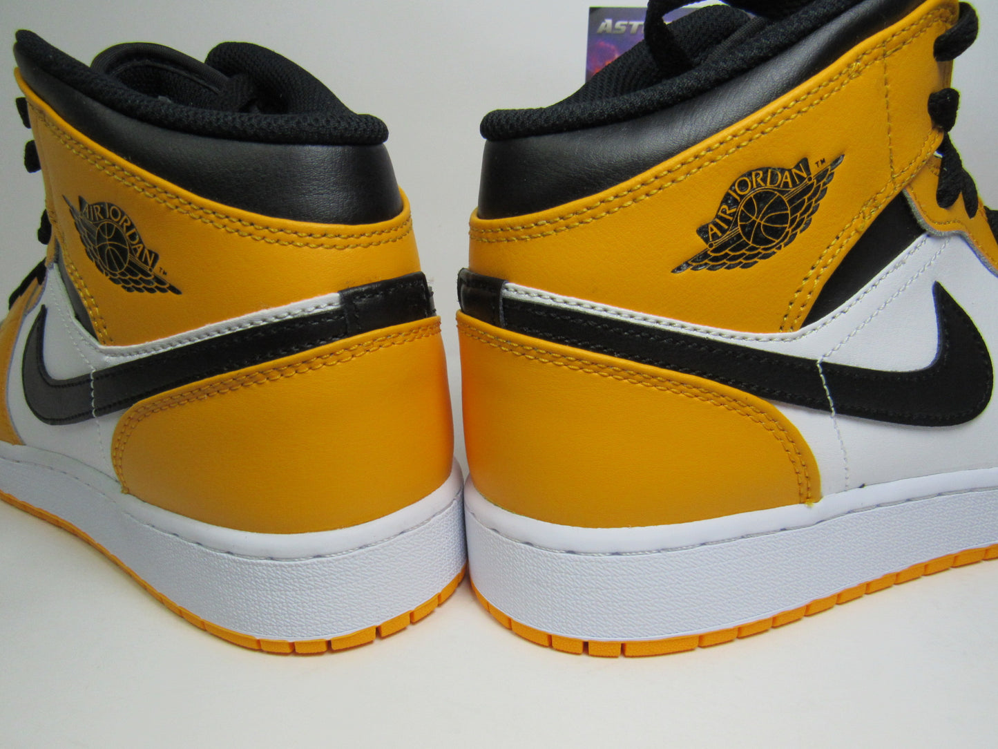JORDAN 1 MID TAXI KIDS EN CAJA