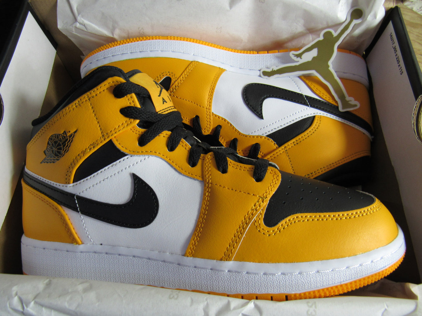 JORDAN 1 MID TAXI KIDS EN CAJA