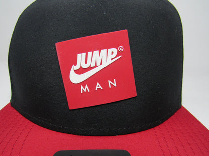 GORRA PLANA JORDAN JUMPMAN QUAD BOX BRED DELGADA