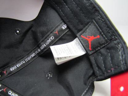 GORRA PLANA JORDAN JUMPMAN QUAD BOX BRED DELGADA