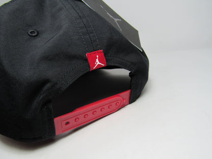 GORRA PLANA JORDAN JUMPMAN QUAD BOX BRED DELGADA