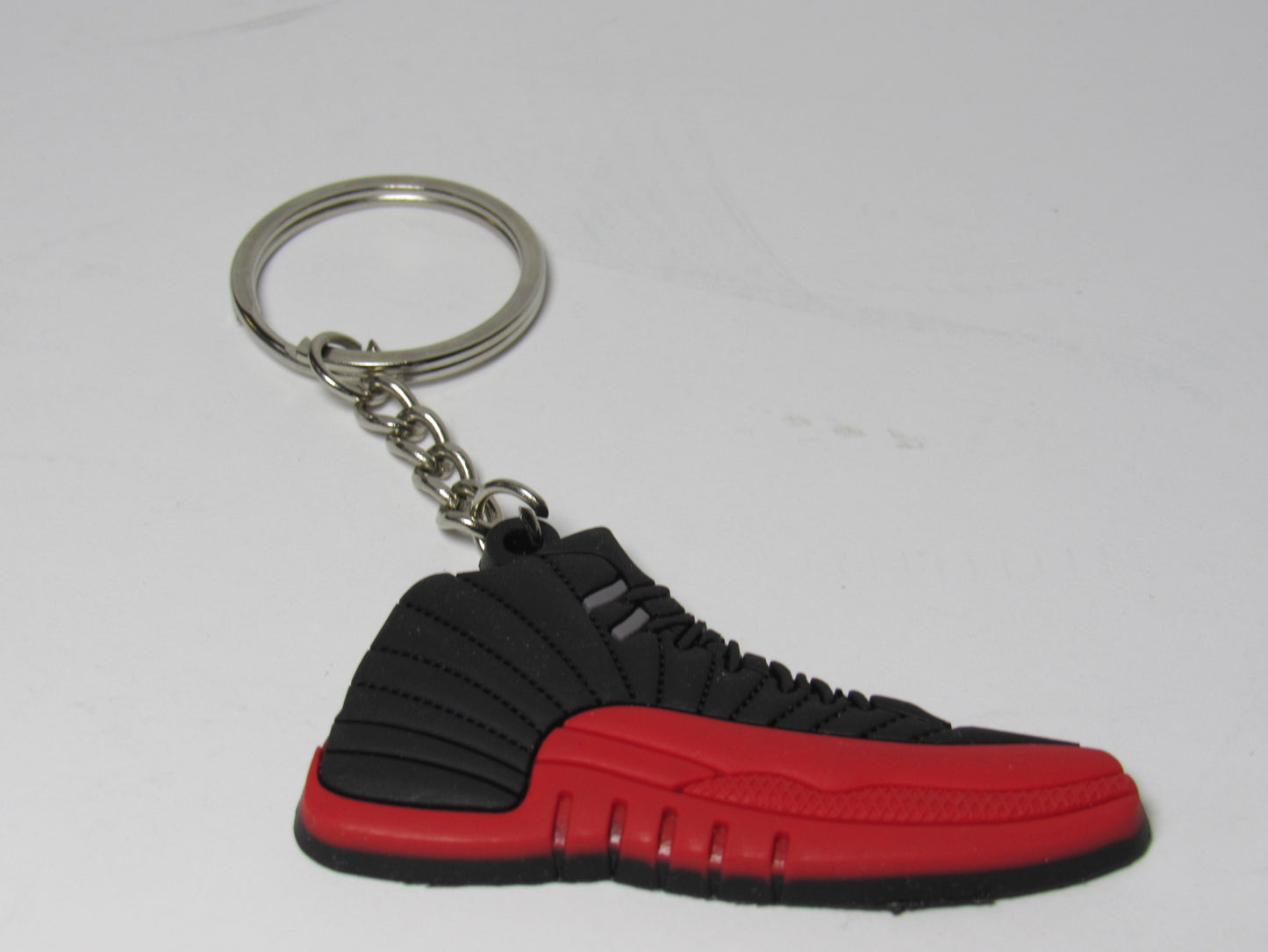 MOCHILA JORDAN 12 "GYM RED" LLAVERO DE REGALO