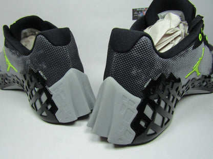 JORDAN TRUNNER LT GREY VOLT EN CAJA