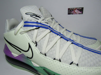 LEBRON 17 LOW GLOW IN THE DARK EDITION EN CAJA