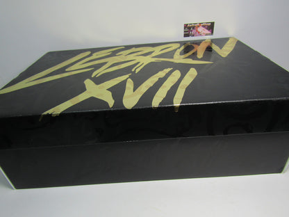 LEBRON 17 LOW GLOW IN THE DARK EDITION EN CAJA