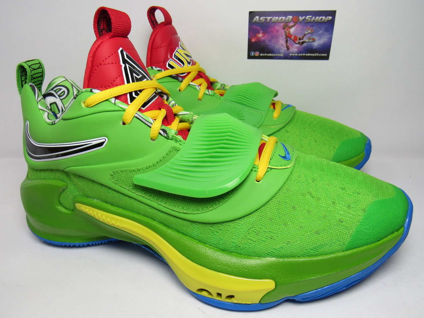 NIKE FREAK 3 GIANNIS X UNO GREEN EDICION ESPECIAL EN CAJA