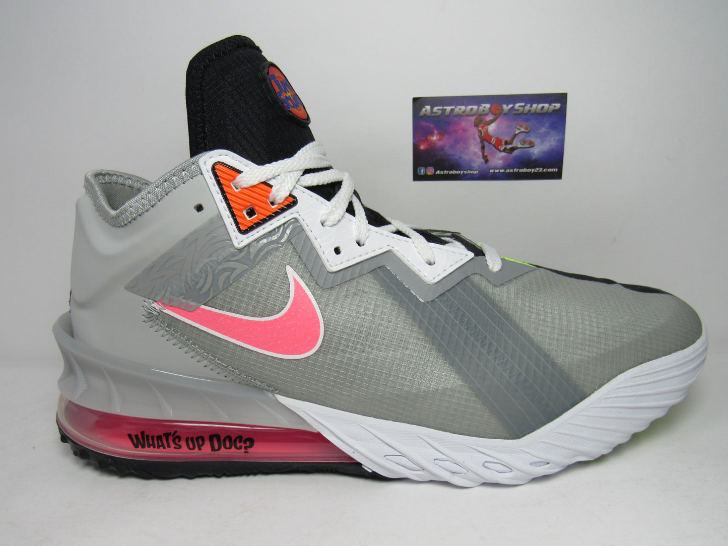 LEBRON 18 LOW SPACE JAM "BUGS VS MARVIN" EN CAJA