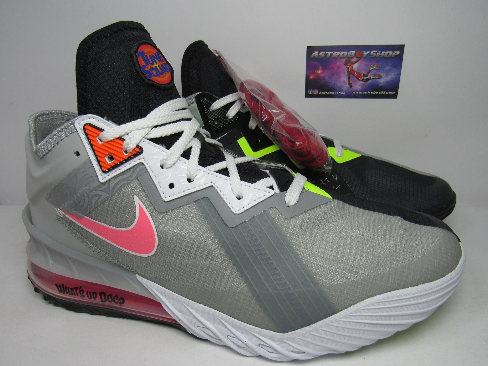 LEBRON 18 LOW SPACE JAM BUGS VS MARVIN EN CAJA