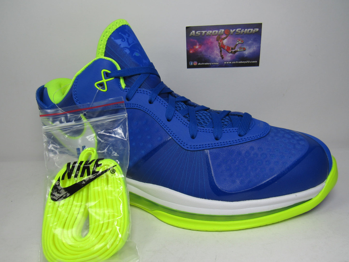 LEBRON 8 V2 "SPRITE" EDITION EN CAJA CON EXTRA LACES