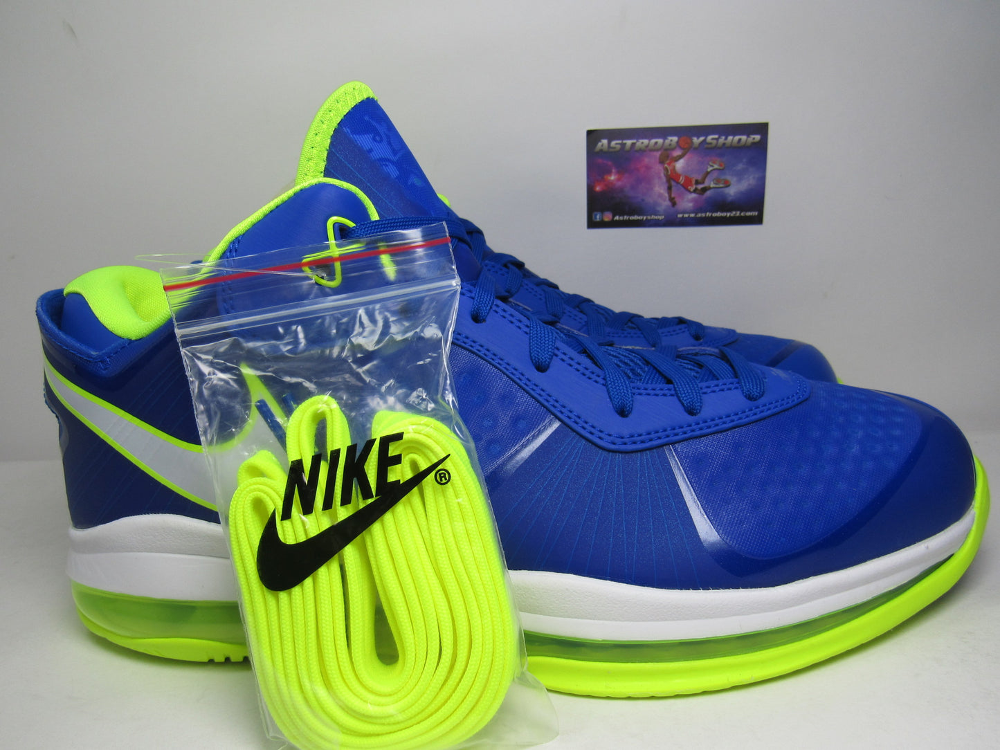 LEBRON 8 V2 "SPRITE" EDITION EN CAJA CON EXTRA LACES