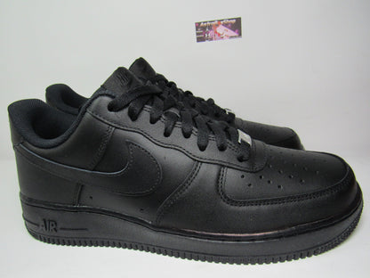 AIR FORCE ONE LOW 07 TRIPLE BLACK EN CAJA