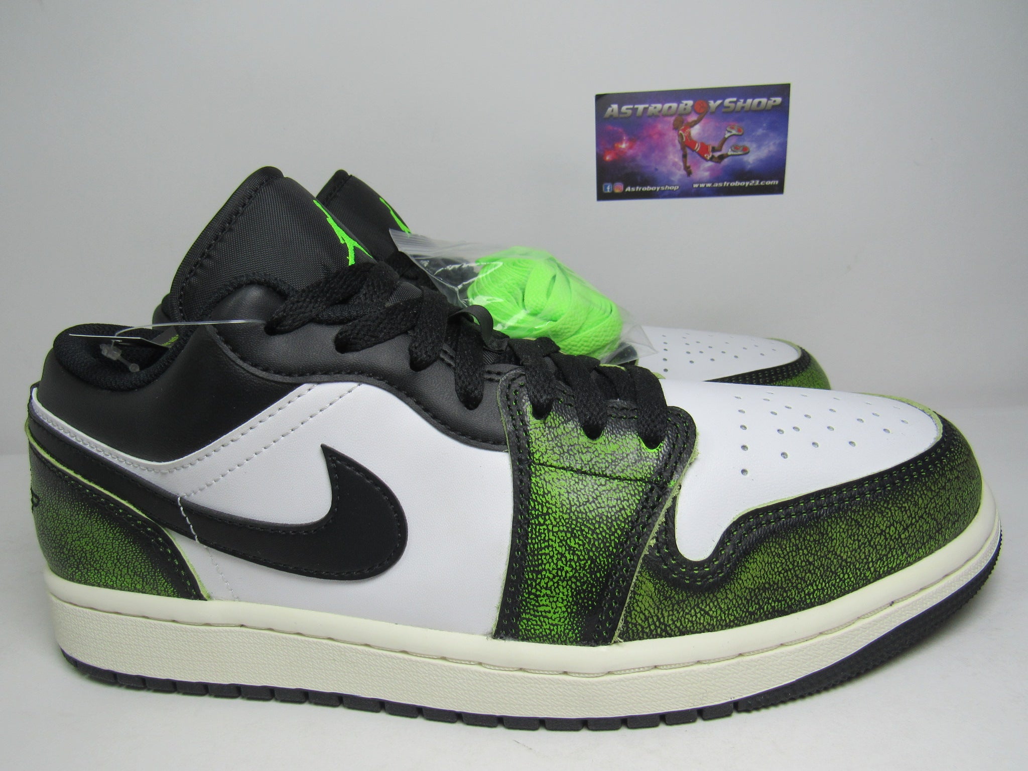 JORDAN 1 LOW ELECTRIC GREEN EN CAJA ASTROBOYSHOP SNEAKER STORE