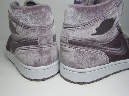 JORDAN 1 MID VELVET PURPLE WOMENS EN CAJA