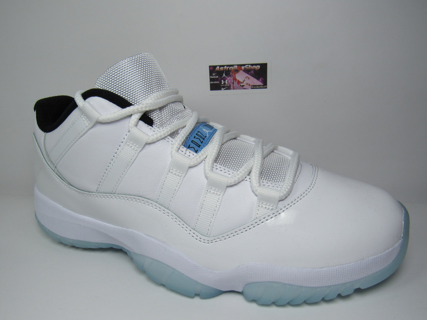 JORDAN XI LOW "LEGEND BLUE " EN CAJA